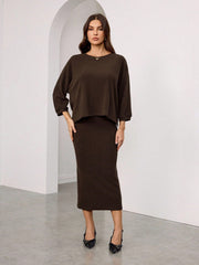 WOMEN BATWING SLEEVE ROUND NECK T-SHIRT AND MID-LENGTH STRAIGHT SKIRT