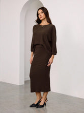 WOMEN BATWING SLEEVE ROUND NECK T-SHIRT AND MID-LENGTH STRAIGHT SKIRT