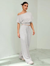 OFF-SHOULDER FITTED TOP AND LOOSE PANTS TWO-PIECE SET