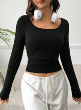 BLACK SOLID SCOOP NECK TEE