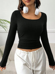 BLACK SOLID SCOOP NECK TEE