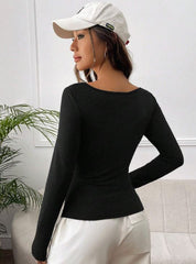 BLACK SOLID SCOOP NECK TEE
