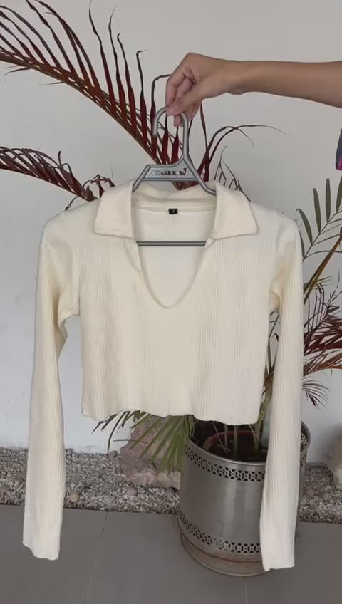 V-NECK COOLARED RIBBED CROP TEE