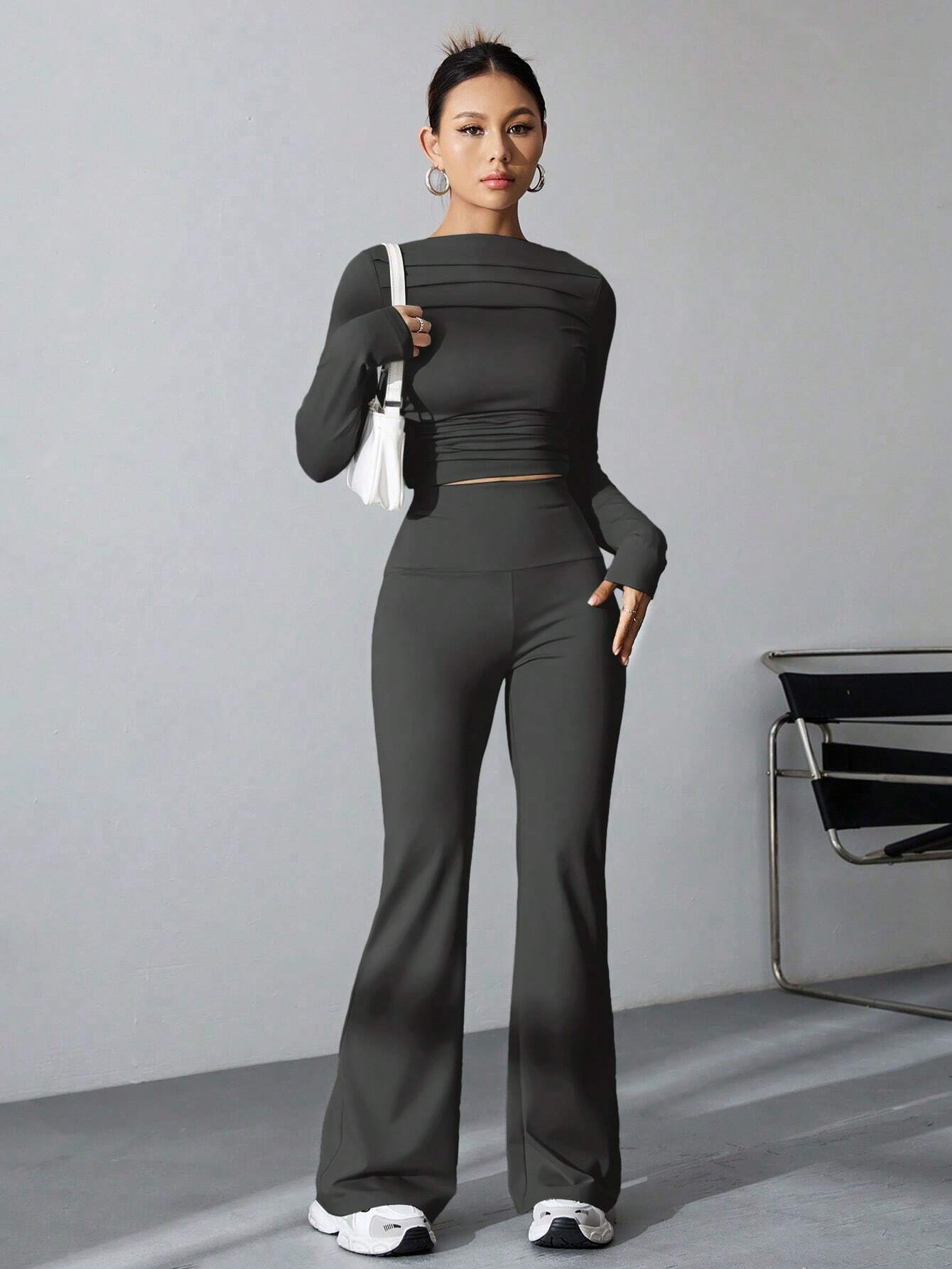 WOMEN'S PLEATED SLIM FIT TOP AND FLARED PANTS