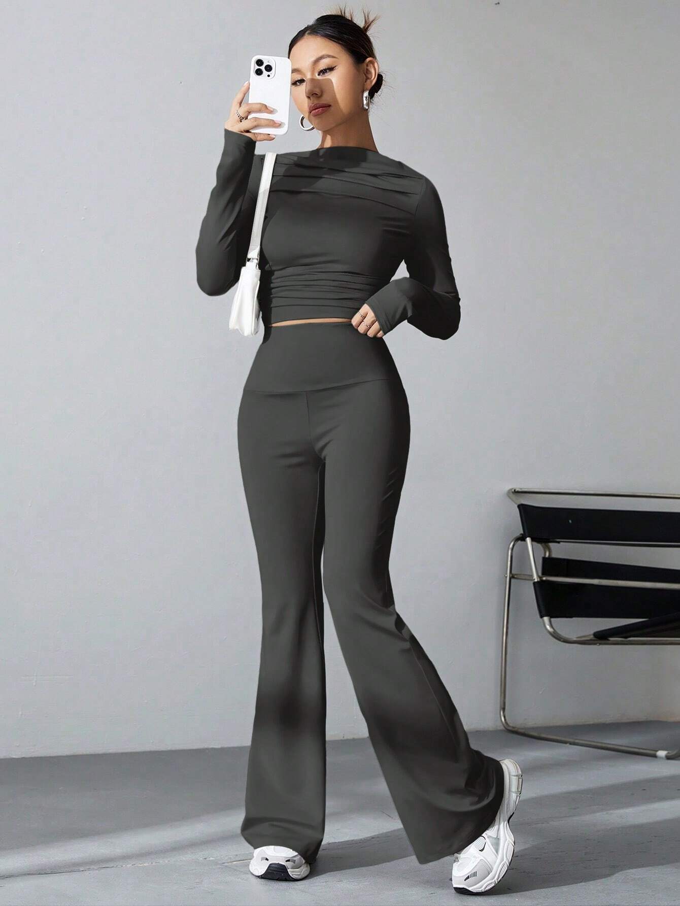 WOMEN'S PLEATED SLIM FIT TOP AND FLARED PANTS