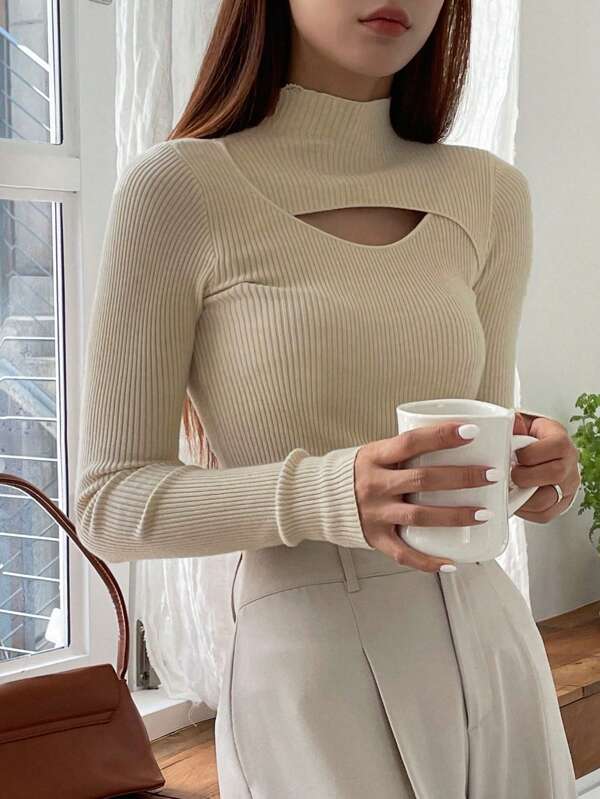 CUT OUT MOCK NECK RIBBED KNIT TEE