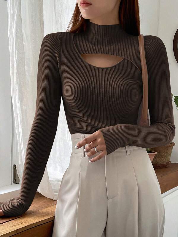CUT OUT MOCK NECK RIBBED KNIT TEE