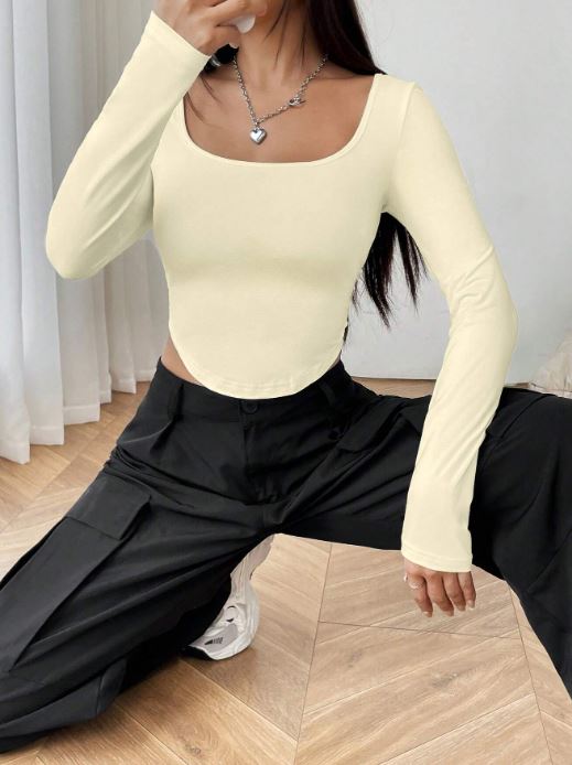 SCOOP NECK CURVED HEM TEE