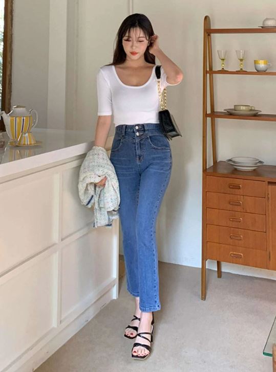 SOLID SCOOP NECK TEE