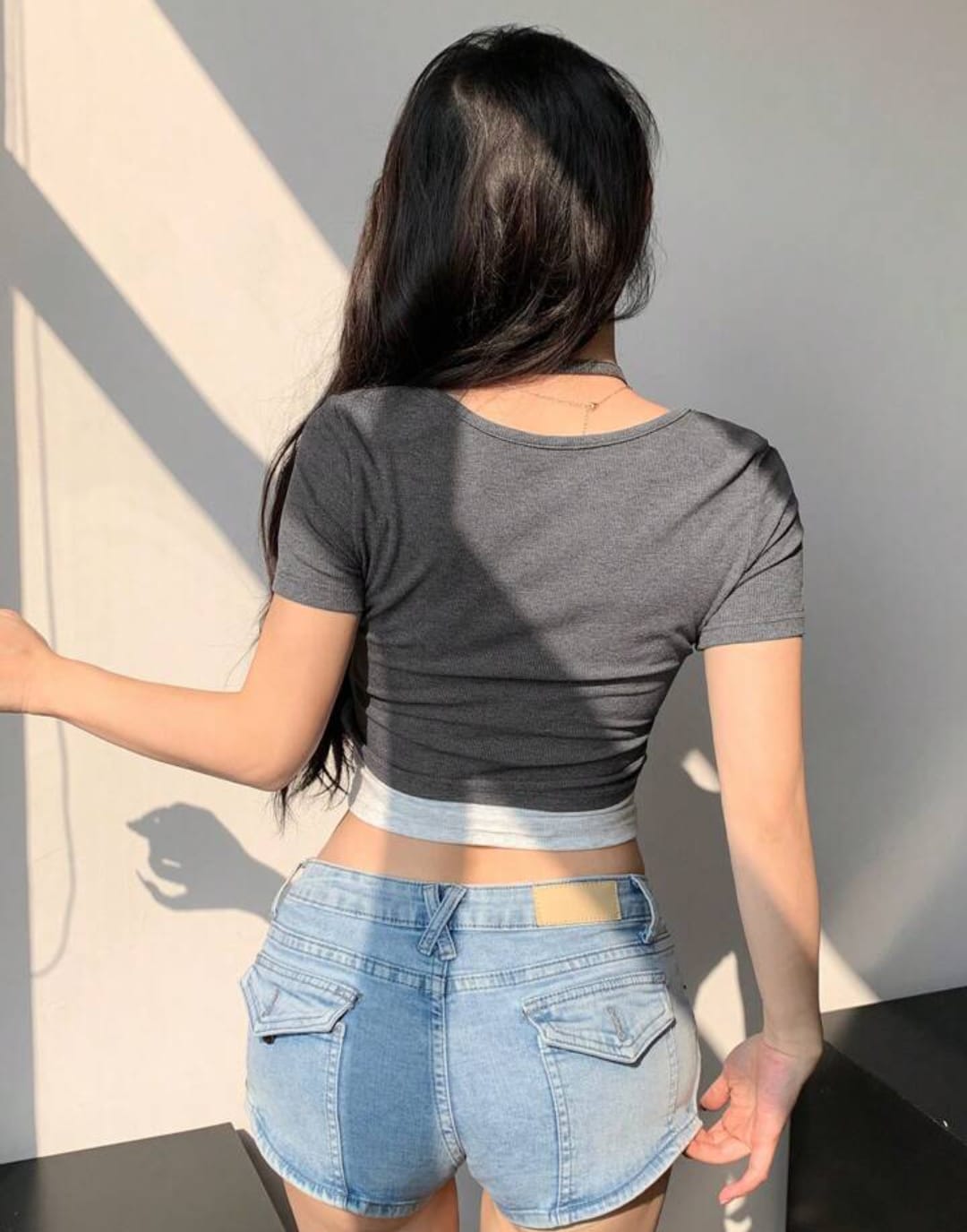 WOMEN RIBBED KNIT CROP TOP