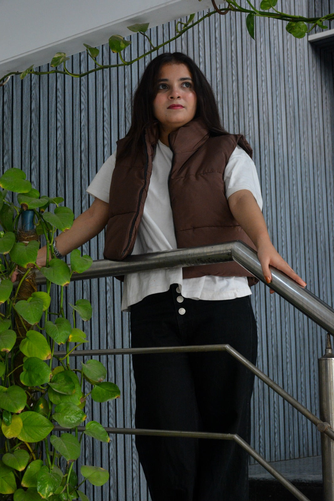 SLEEVELESS ZIP UP CROP VEST PUFFER JACKET