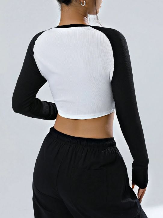 COLOR BLOCK RAGLAN SLEEVE CROPPED T-SHIRT