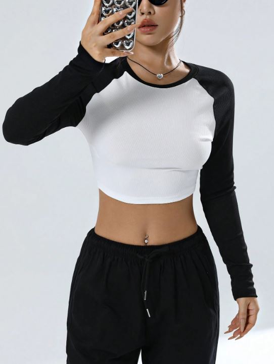 COLOR BLOCK RAGLAN SLEEVE CROPPED T-SHIRT