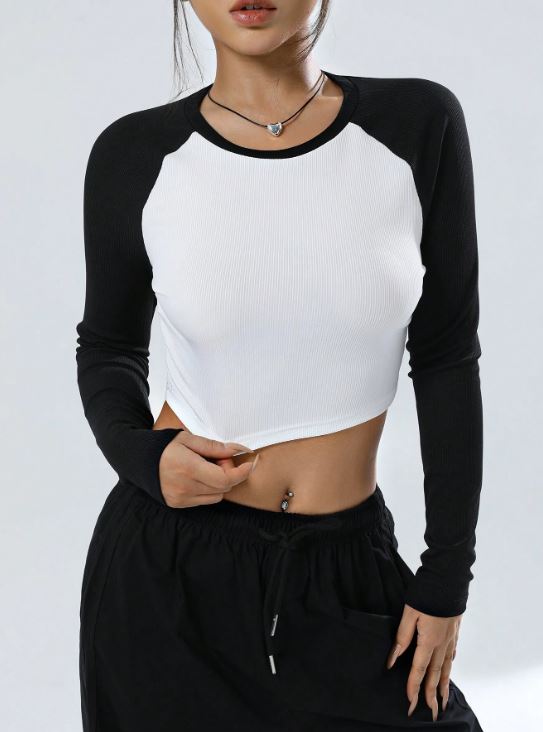 COLOR BLOCK RAGLAN SLEEVE CROPPED T-SHIRT