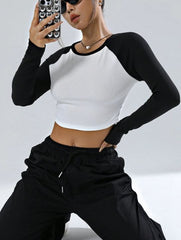 COLOR BLOCK RAGLAN SLEEVE CROPPED T-SHIRT