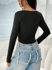 SWEETHEART NECK RUCHED CROP TEE
