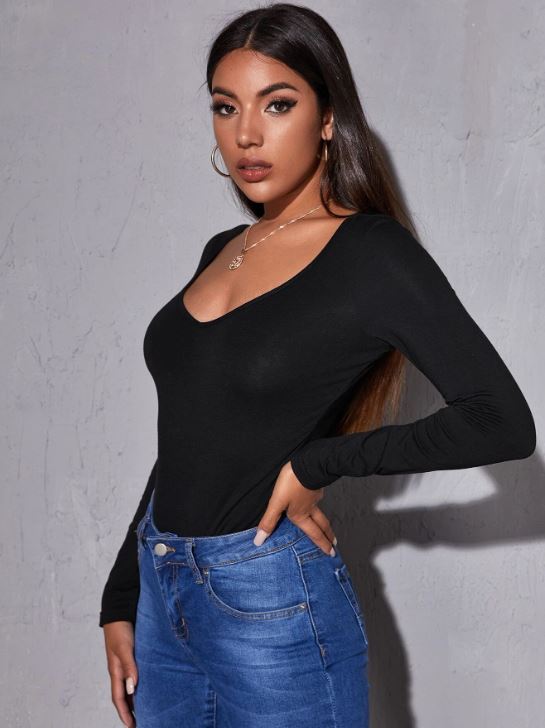 V NECK FORM FITTED SOLID TEE