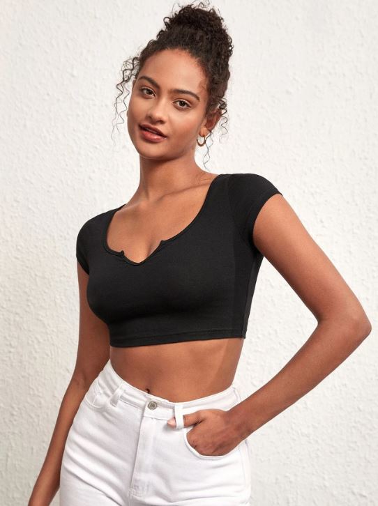 NOTCHED NECK CROP TEE