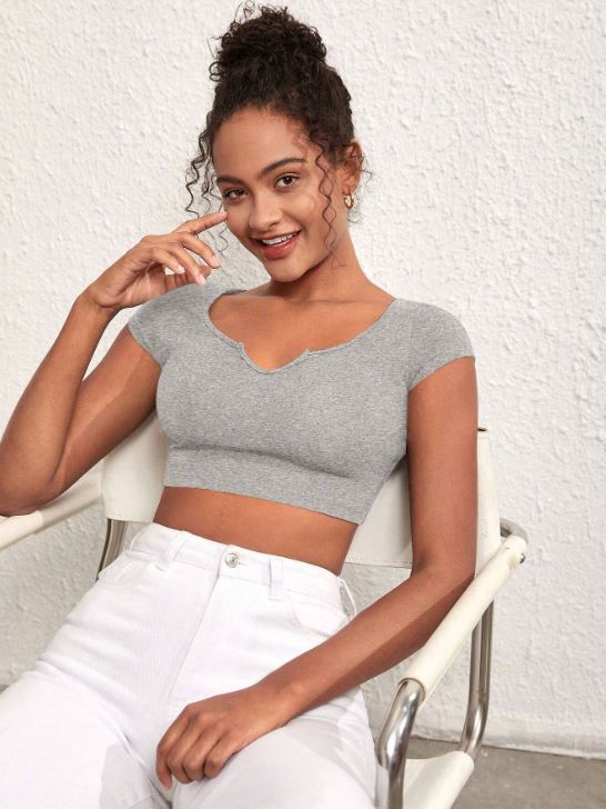 NOTCHED NECK CROP TEE