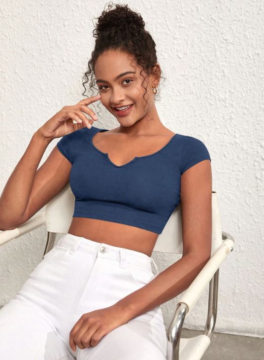NOTCHED NECK CROP TEE