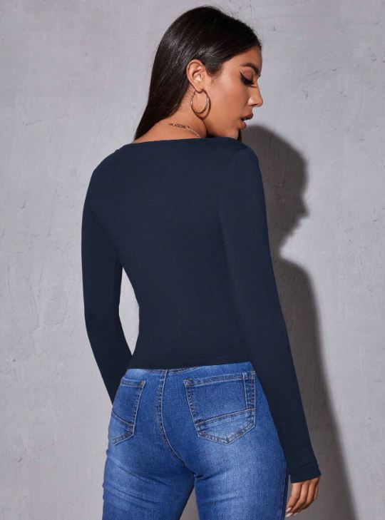V NECK FORM FITTED SOLID TEE