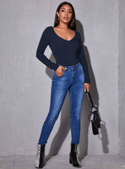 V NECK FORM FITTED SOLID TEE