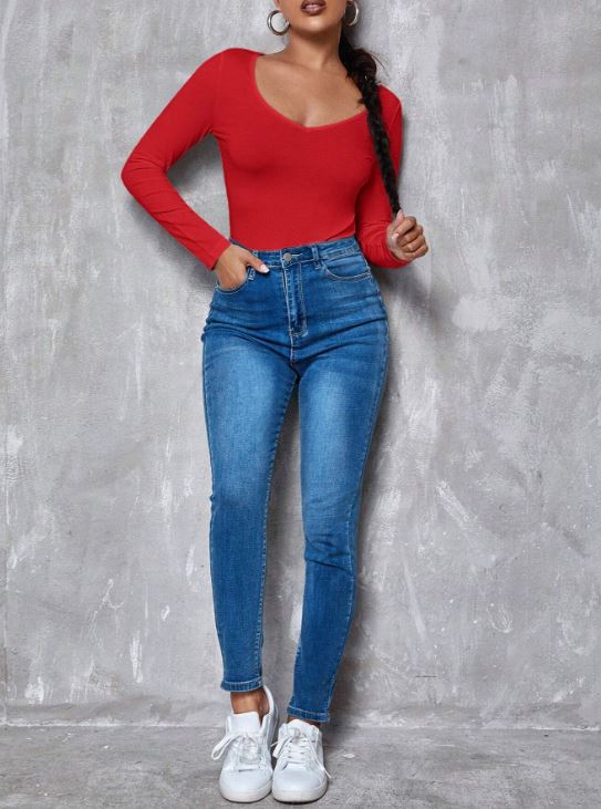 V NECK FORM FITTED SOLID TEE