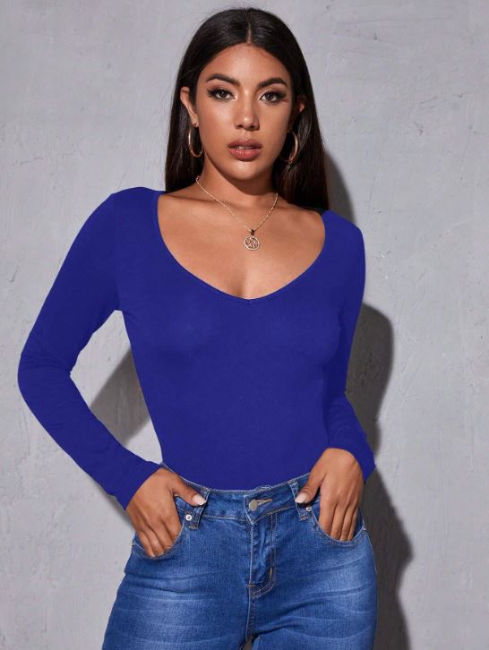 V NECK FORM FITTED SOLID TEE