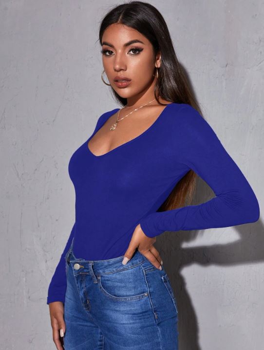 V NECK FORM FITTED SOLID TEE