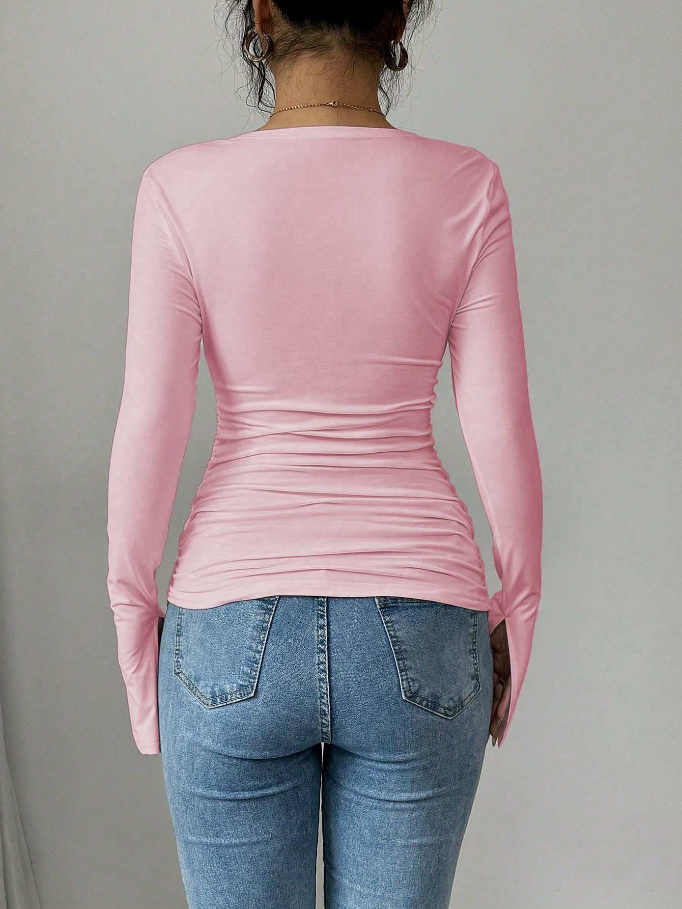 V-NECK TIGHT FIT LONG SLEEVE BLOUSE