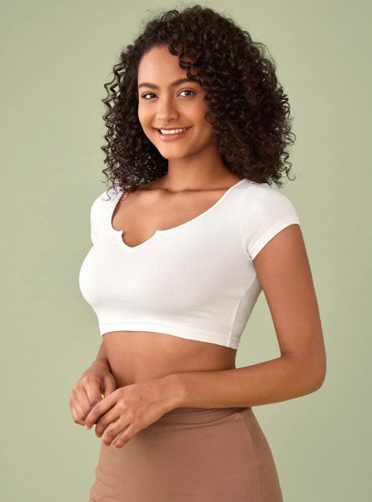 NOTCHED NECK CROP TEE
