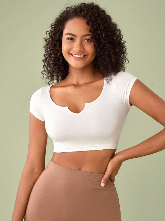 NOTCHED NECK CROP TEE