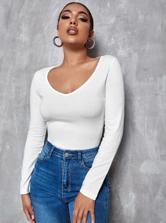 V NECK FORM FITTED SOLID TEE