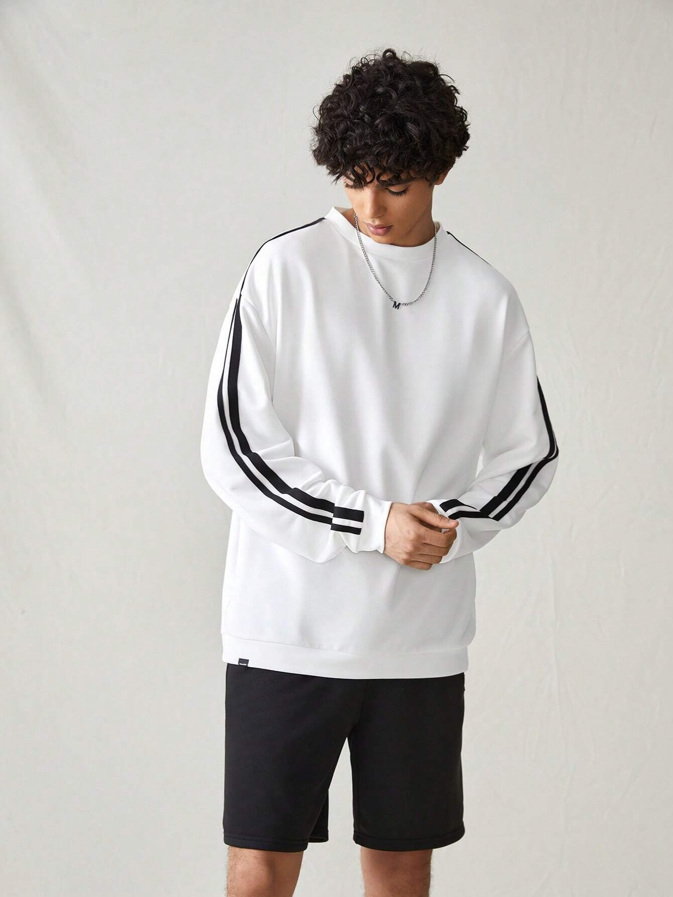 MEN COLORBLOCK STRIPED PATCHED CASUAL LONG SLEEVE SWEATSHIRT
